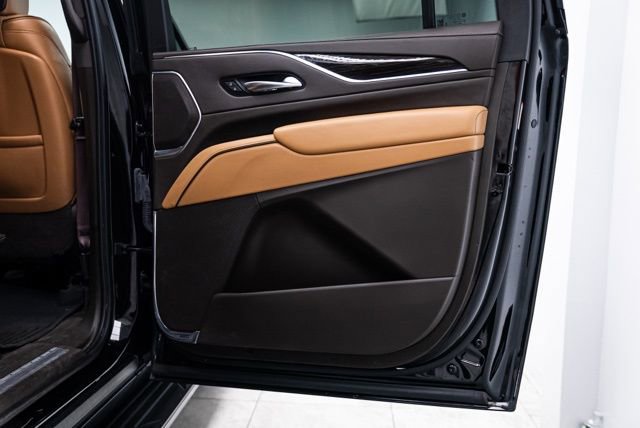 Used 2021 Cadillac Escalade ESV Premium Luxury image 30