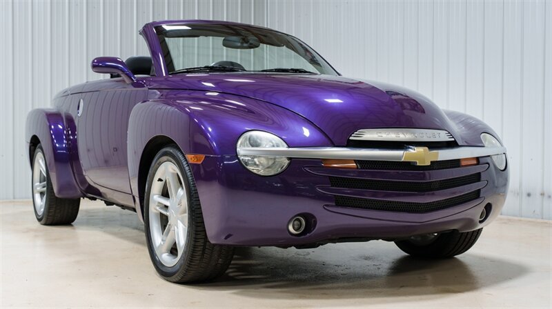 Used 2004 Chevrolet SSR w/ Preferred Equipment Group RWD image 21