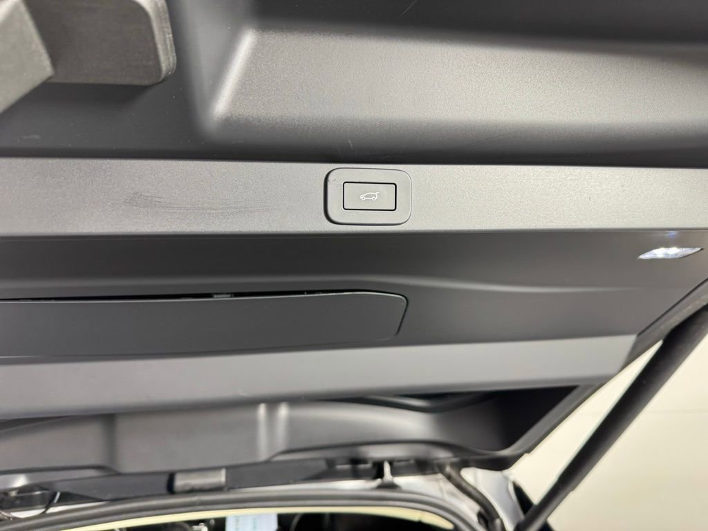 Used 2025 Land Rover Range Rover SE AWD/4WD image 29