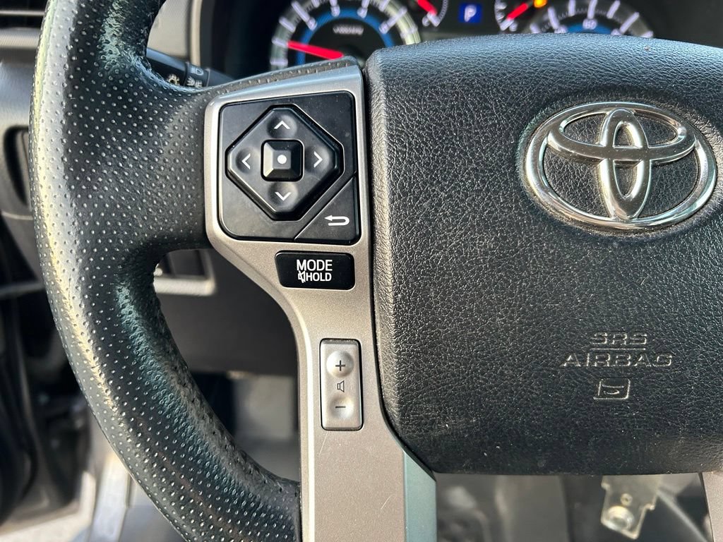 Used 2017 Toyota 4Runner SR5 AWD/4WD image 20