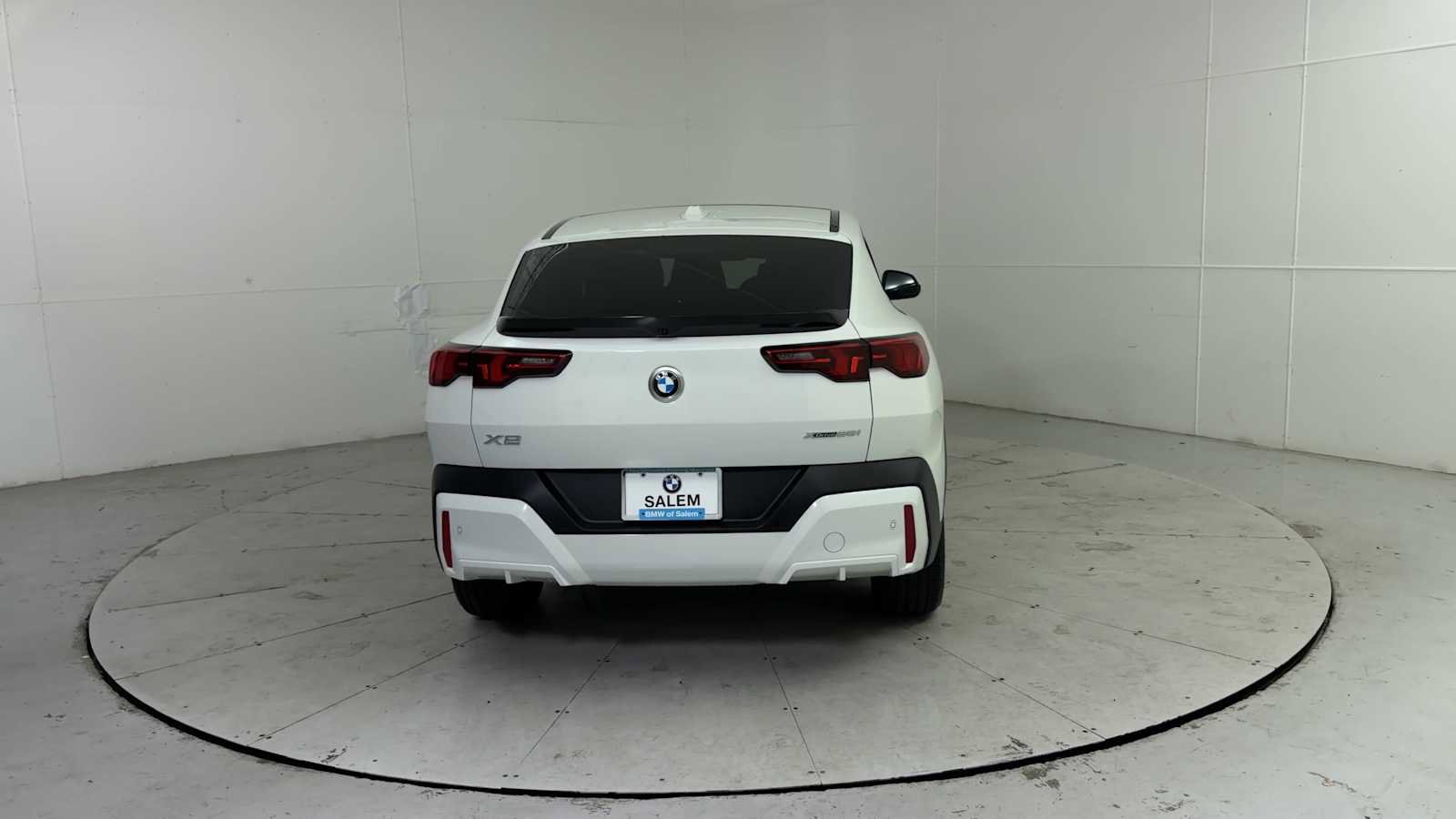 New 2026 BMW X2 xDrive28i w/ Technology Package AWD/4WD image 3