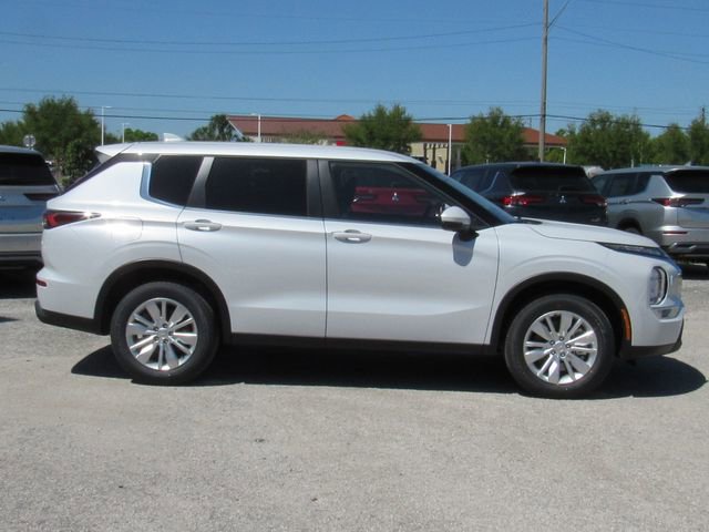 New 2026 Mitsubishi Outlander ES image 2