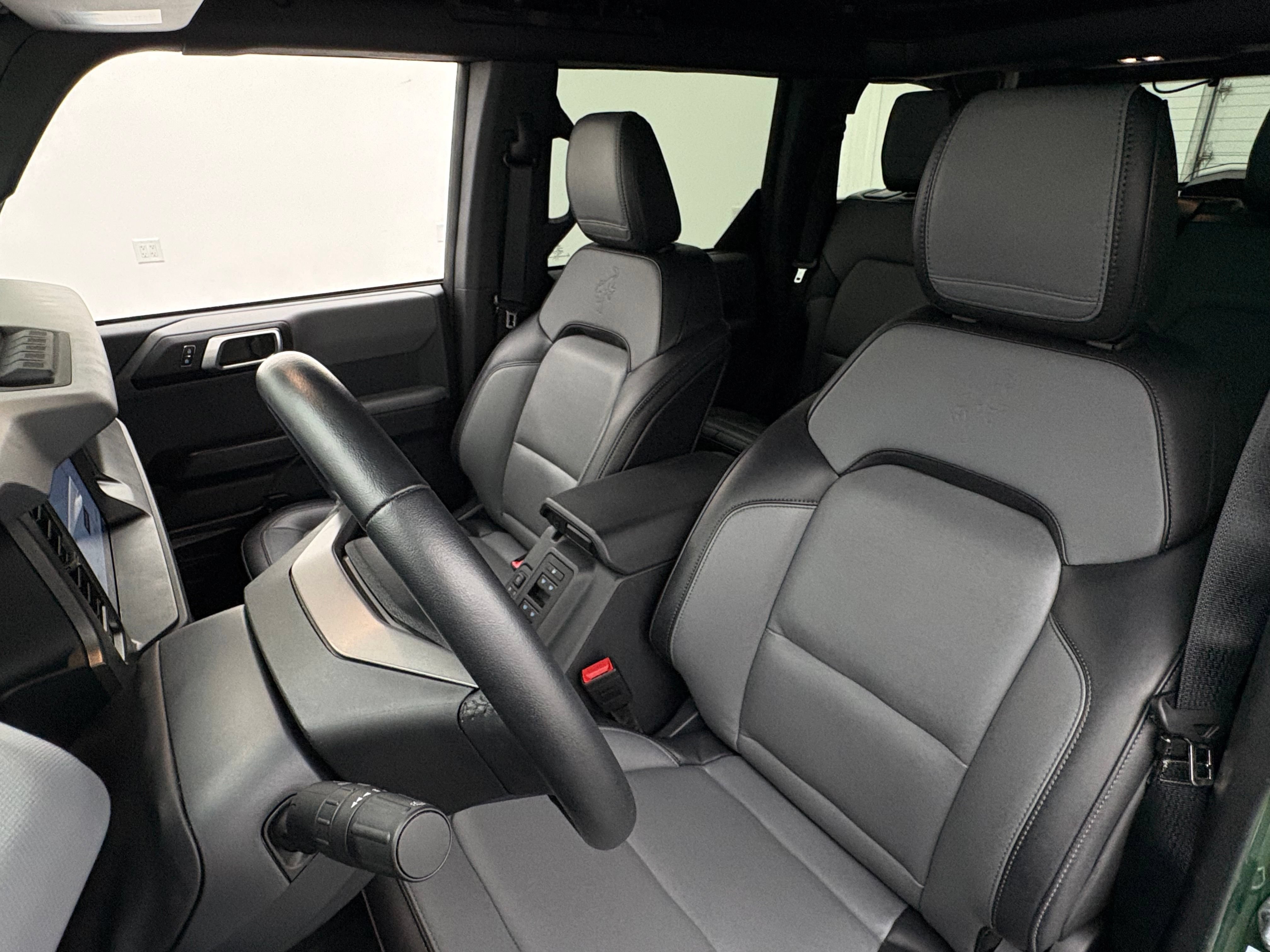 Used 2024 Ford Bronco Everglades AWD/4WD image 50