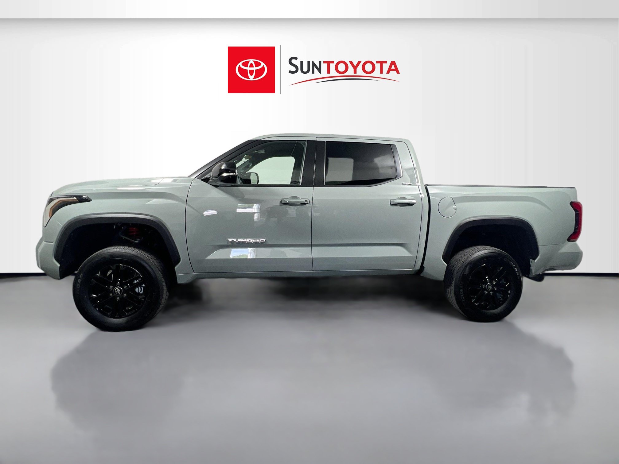 Used 2026 Toyota Tundra SR5 w/ SR5 Premium Package AWD/4WD image 7