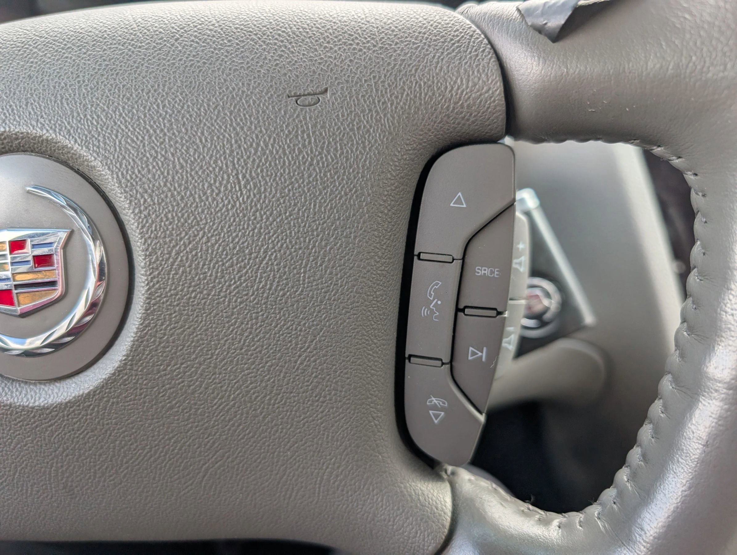 Used 2011 Cadillac DTS Premium image 20