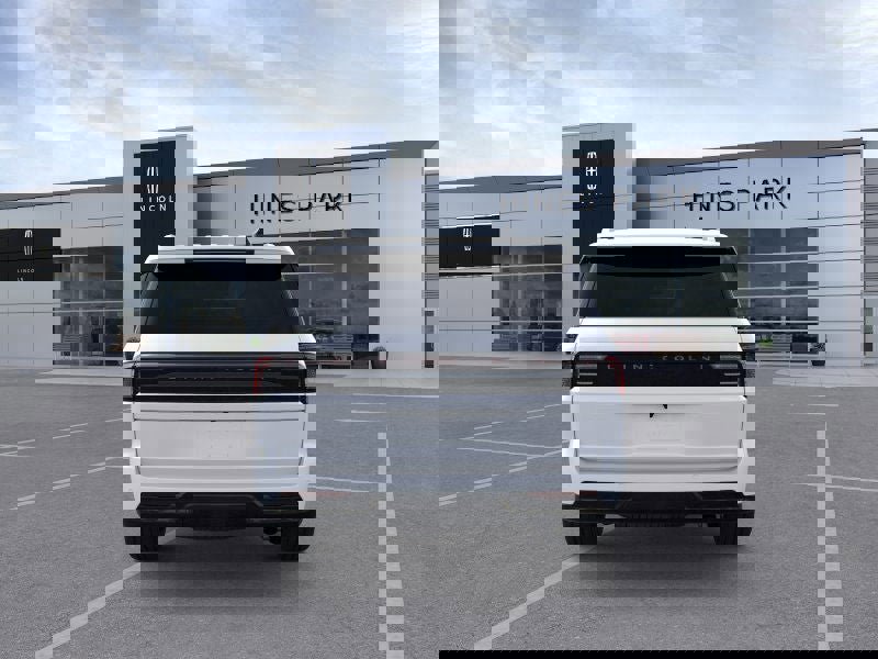 New 2025 Lincoln Navigator Reserve image 5