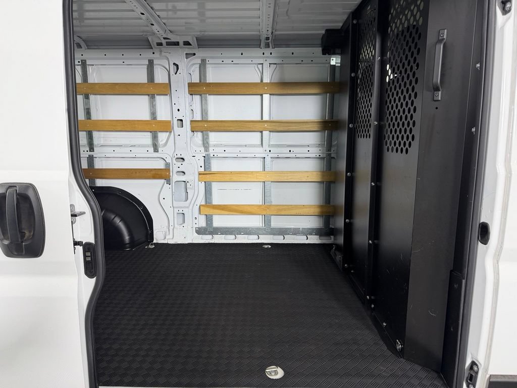 Used 2025 RAM ProMaster 2500 w/ U-Haul Equipment Group FWD image 18