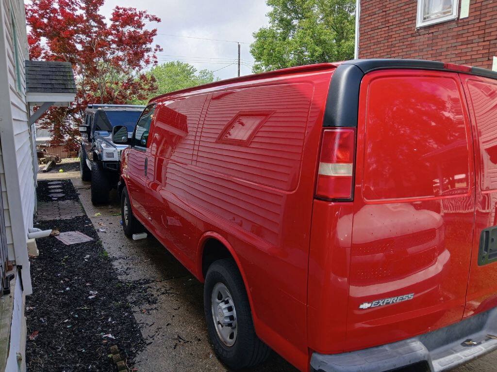 Used 2014 Chevrolet Express 3500 RWD image 3