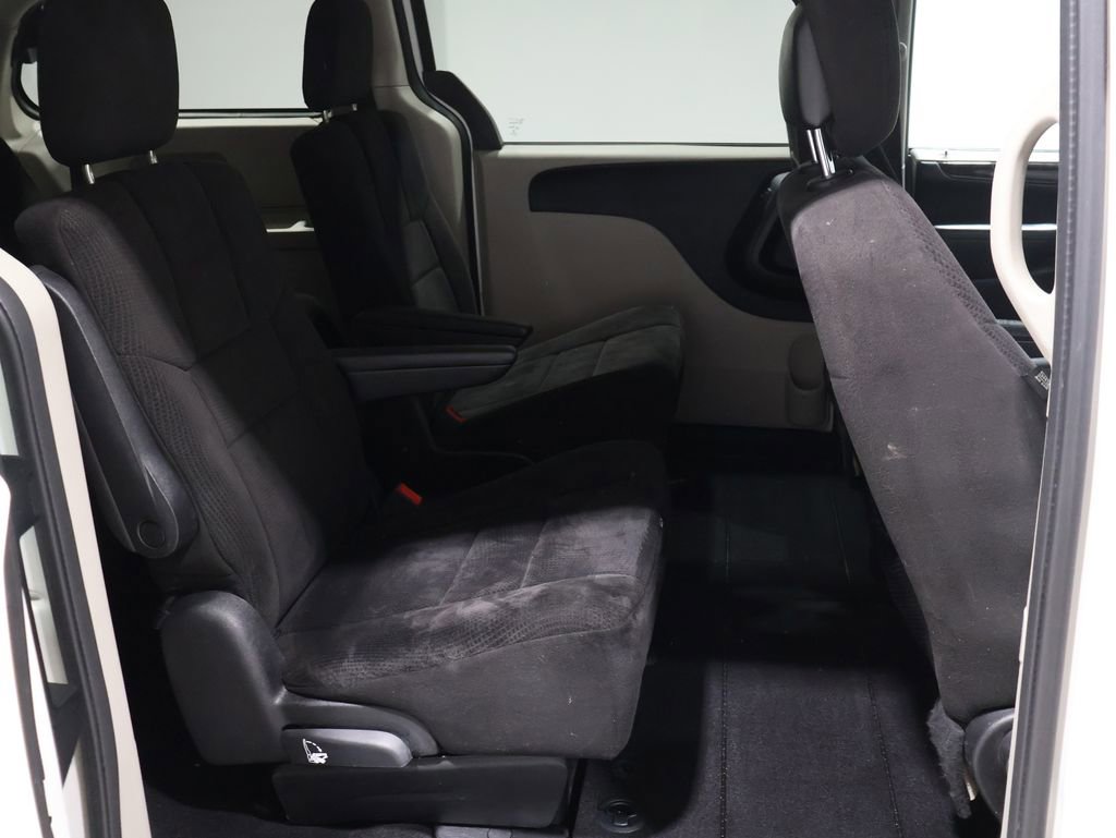 Used 2013 Dodge Grand Caravan SXT w/ UConnect Hands-Free Group image 19