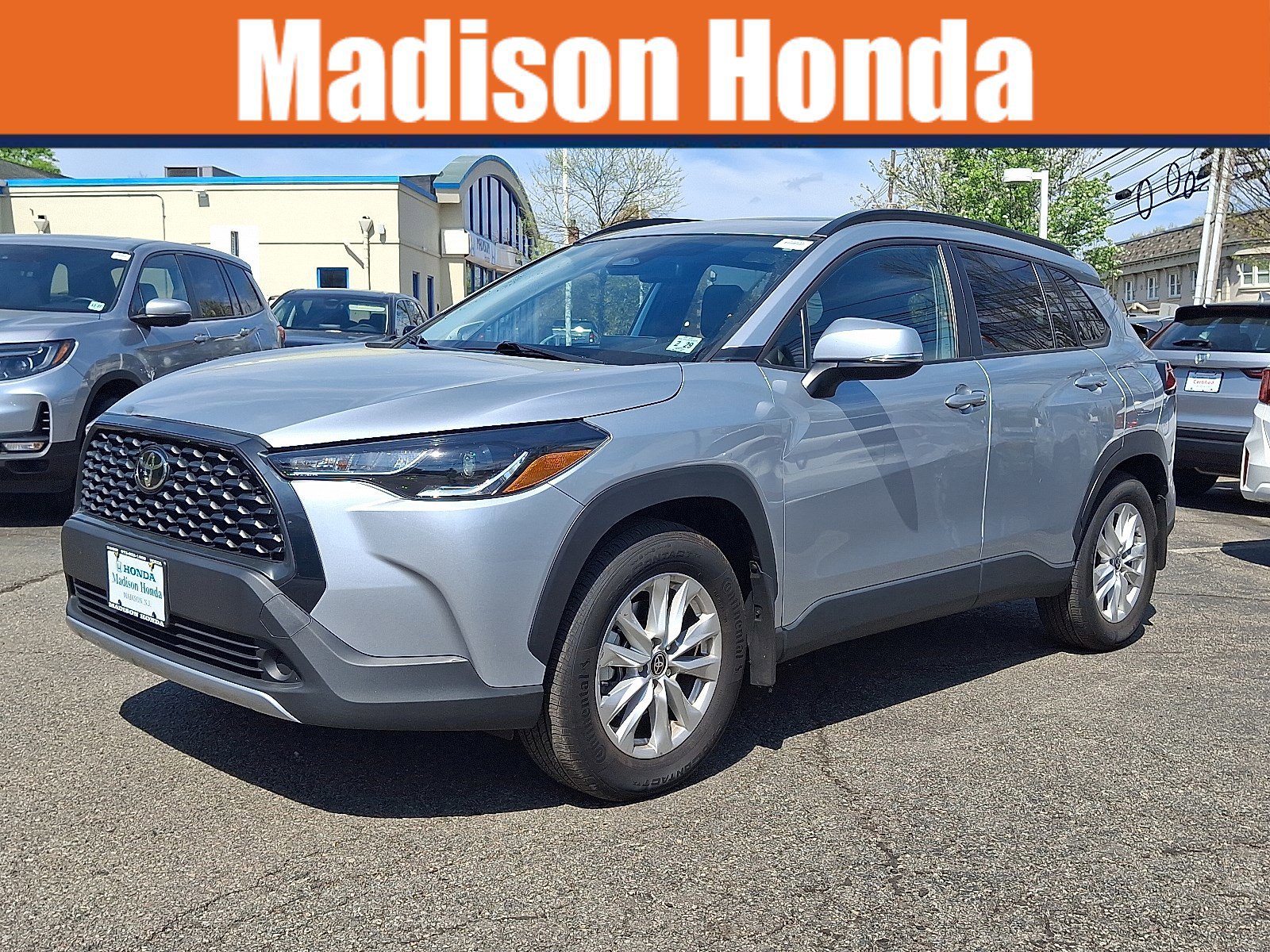 Used 2024 Toyota Corolla Cross LE w/ Moonroof Package AWD/4WD image 1