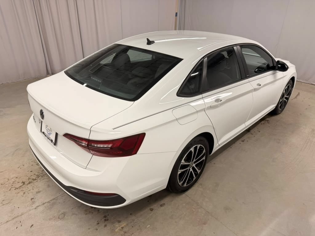 Used 2023 Volkswagen Jetta Sport FWD image 13