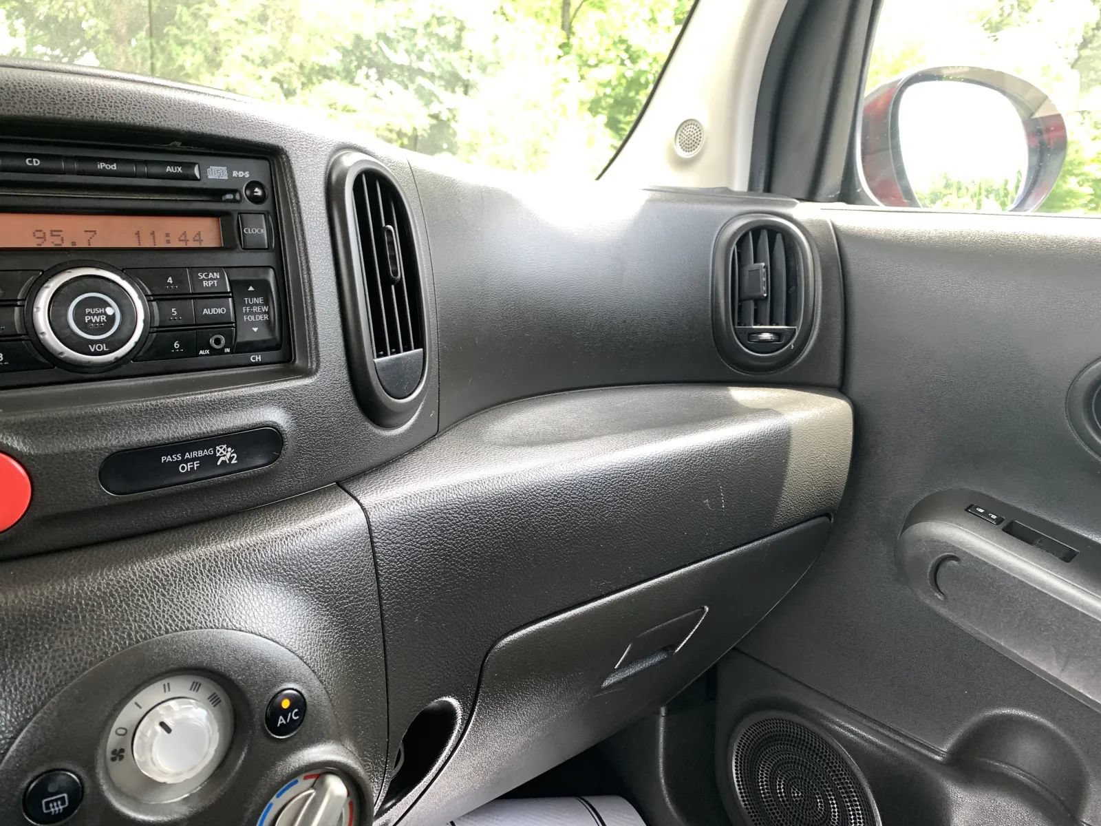 Used 2014 Nissan Cube 1.8 S w/ Interior Designer Package FWD image 13