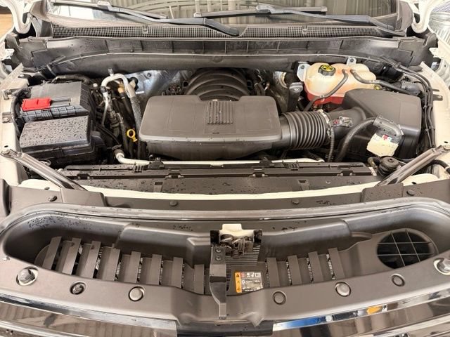 Used 2023 Chevrolet Suburban RST w/ Luxury Package AWD/4WD image 31