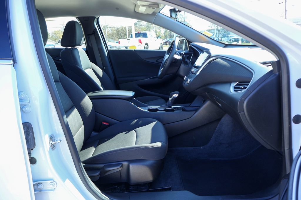 Used 2023 Chevrolet Malibu LT image 8