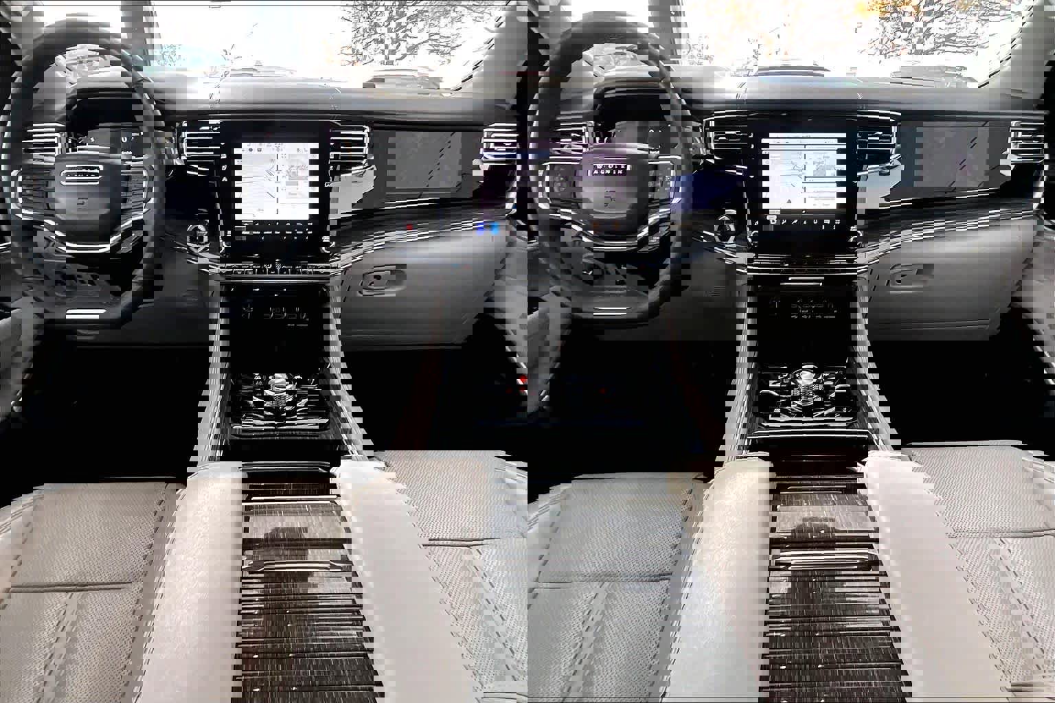 Used 2022 Jeep Wagoneer Series III w/ Premium Group I image 15