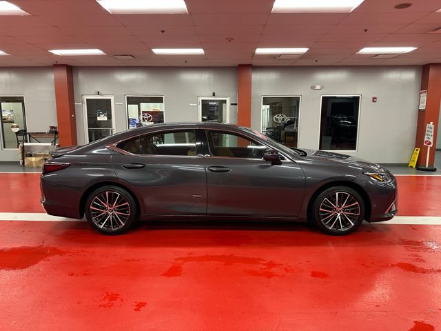 Used 2023 Lexus ES 350 w/ Premium Package FWD video 3