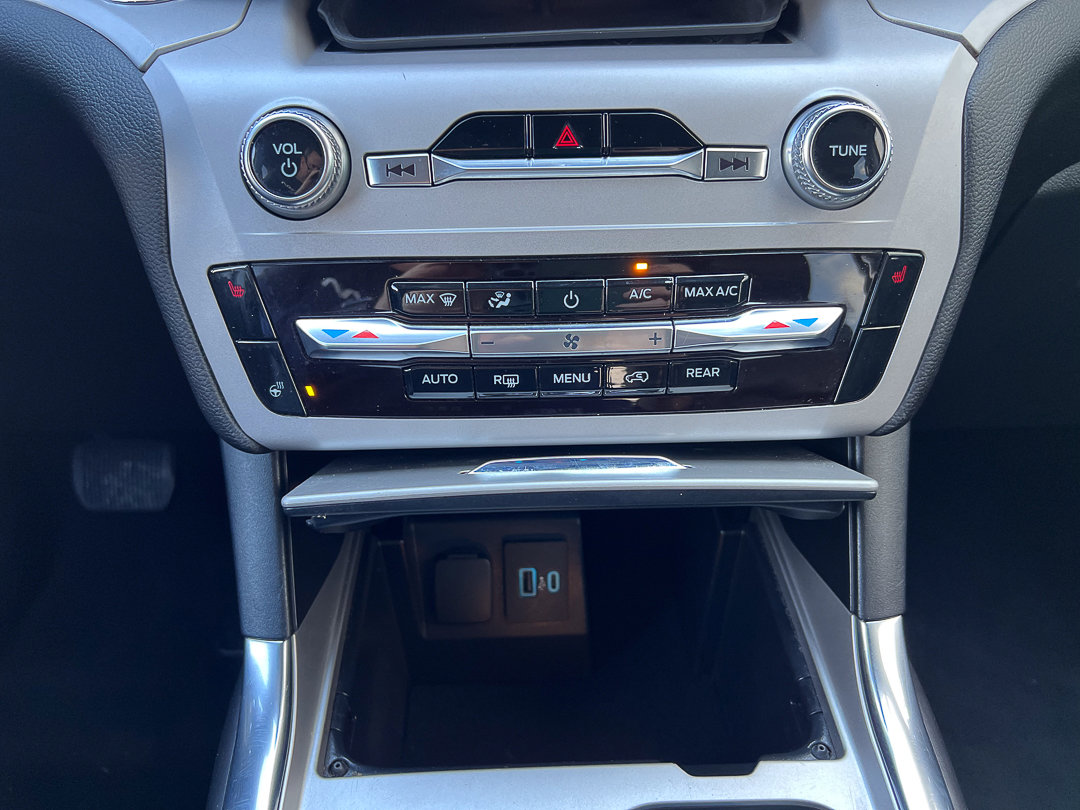 Used 2023 Ford Explorer XLT w/ Equipment Group 202A image 24