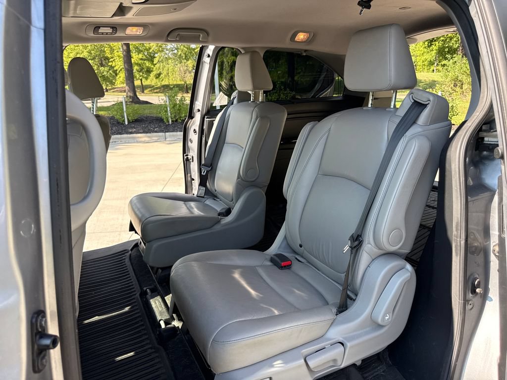 Certified 2021 Honda Odyssey Touring image 32