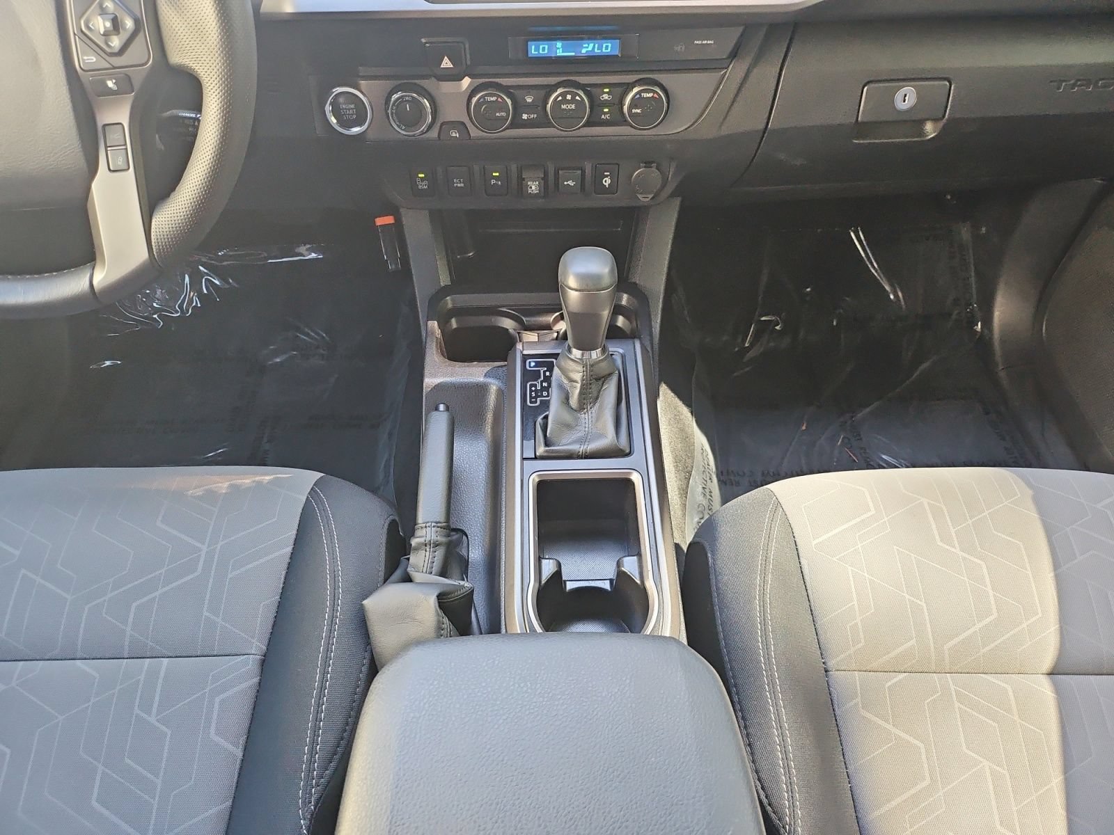 Used 2023 Toyota Tacoma TRD Off-Road w/ Technology Package AWD/4WD image 31