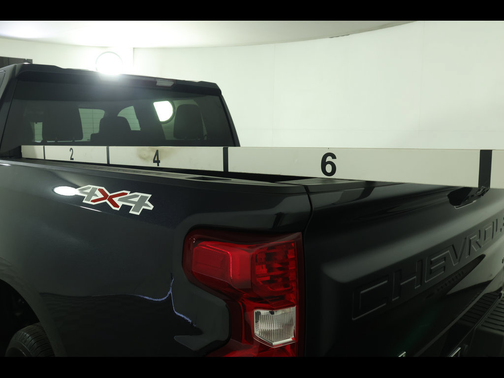 Used 2023 Chevrolet Silverado 1500 LT AWD/4WD image 12