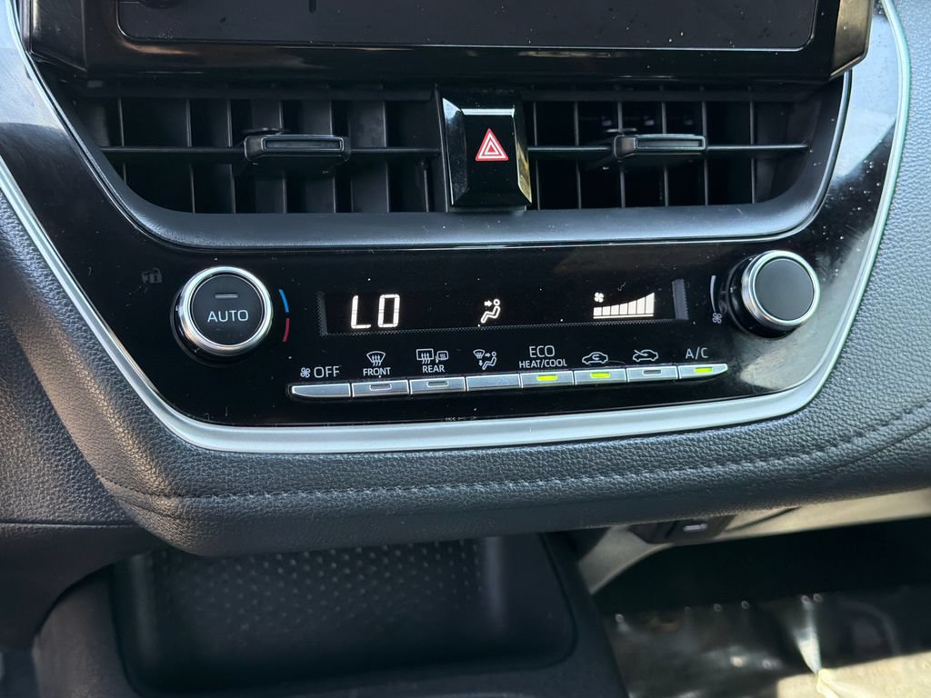 Used 2025 Toyota Corolla SE FWD image 30