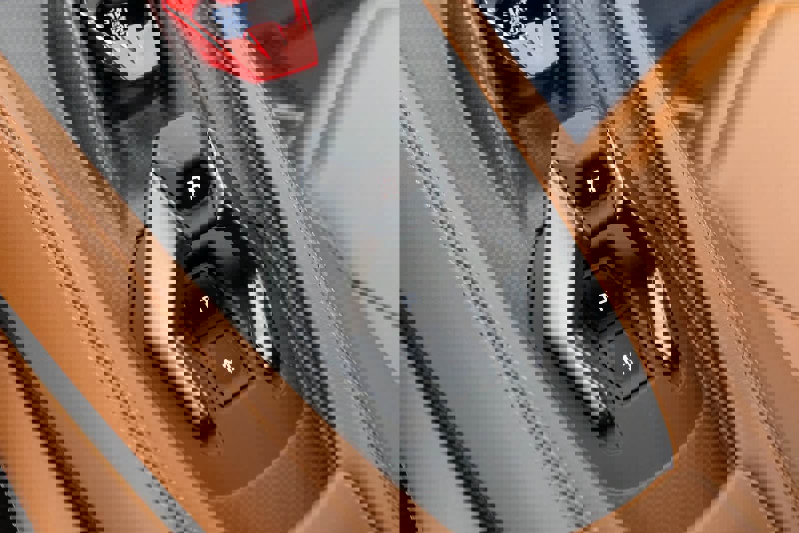 Used 2024 Lamborghini Revuelto image 17