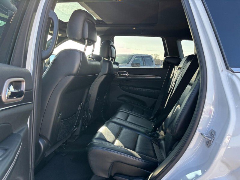 Used 2017 Jeep Grand Cherokee Limited w/ Luxury Group II image 12