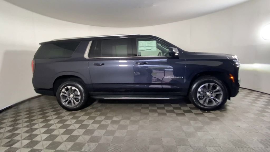 New 2026 Chevrolet Suburban LT w/ Comfort Package image 2