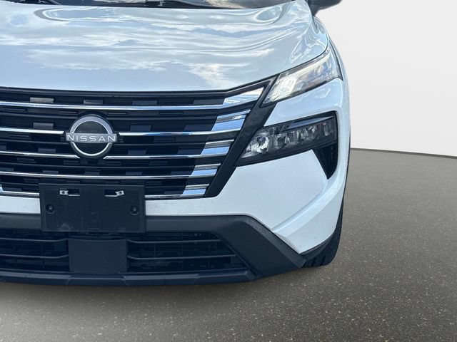 Used 2024 Nissan Rogue SV FWD image 9