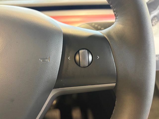 Used 2023 Tesla Model Y Long Range image 27