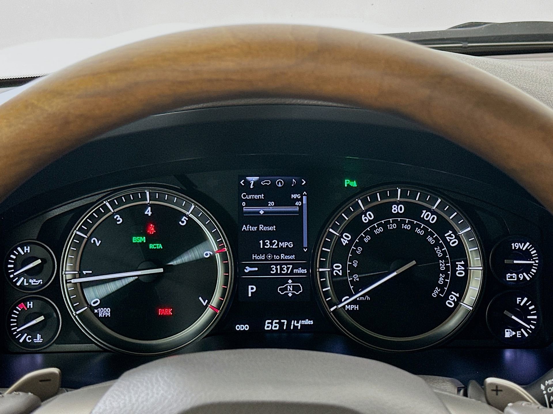 Used 2018 Lexus LX 570 4WD w/ Luxury Package image 13