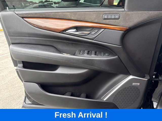 Used 2019 Cadillac Escalade ESV Luxury RWD image 15