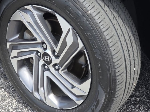 Used 2023 Hyundai Santa Fe SE w/ Cargo Package FWD image 7