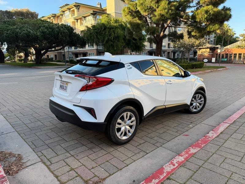 Used 2019 Toyota C-HR LE FWD image 11