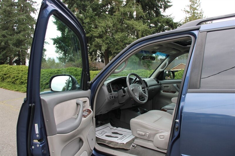 Used 2002 Toyota Sequoia SR5 AWD/4WD image 5