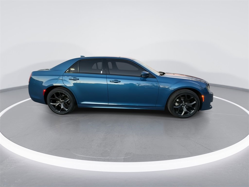 Used 2023 Chrysler 300 Touring L w/ Comfort Group image 9