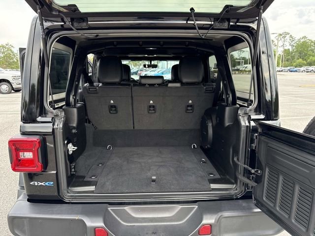 Used 2022 Jeep Wrangler Unlimited Sahara AWD/4WD image 35