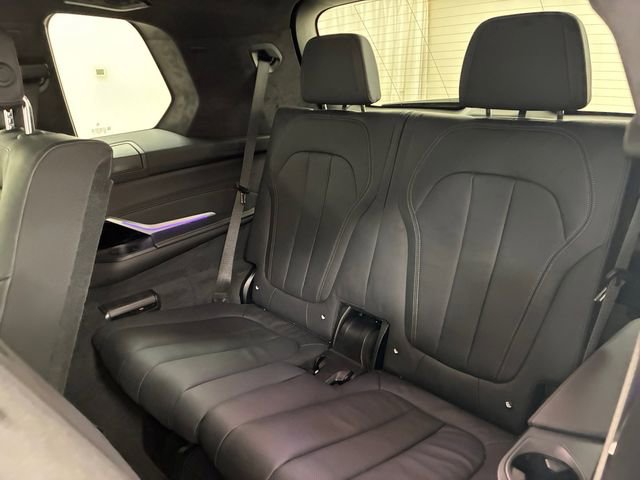 Used 2022 BMW X7 xDrive40i w/ Executive Package AWD/4WD image 18