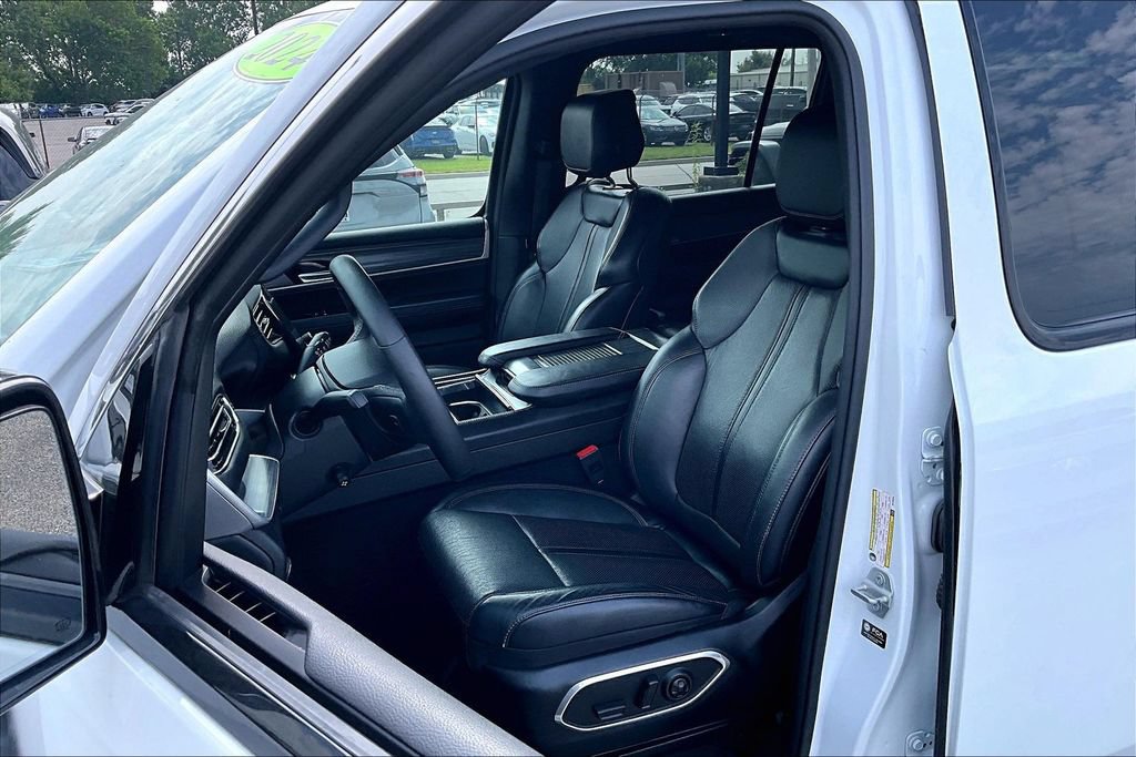 Used 2024 Jeep Wagoneer Series III w/ Flexible Seating Group AWD/4WD image 33