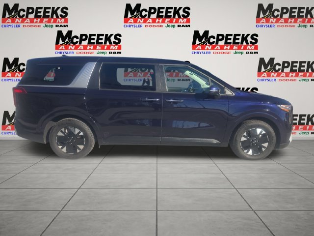 Used 2026 Kia Carnival LXS FWD image 2
