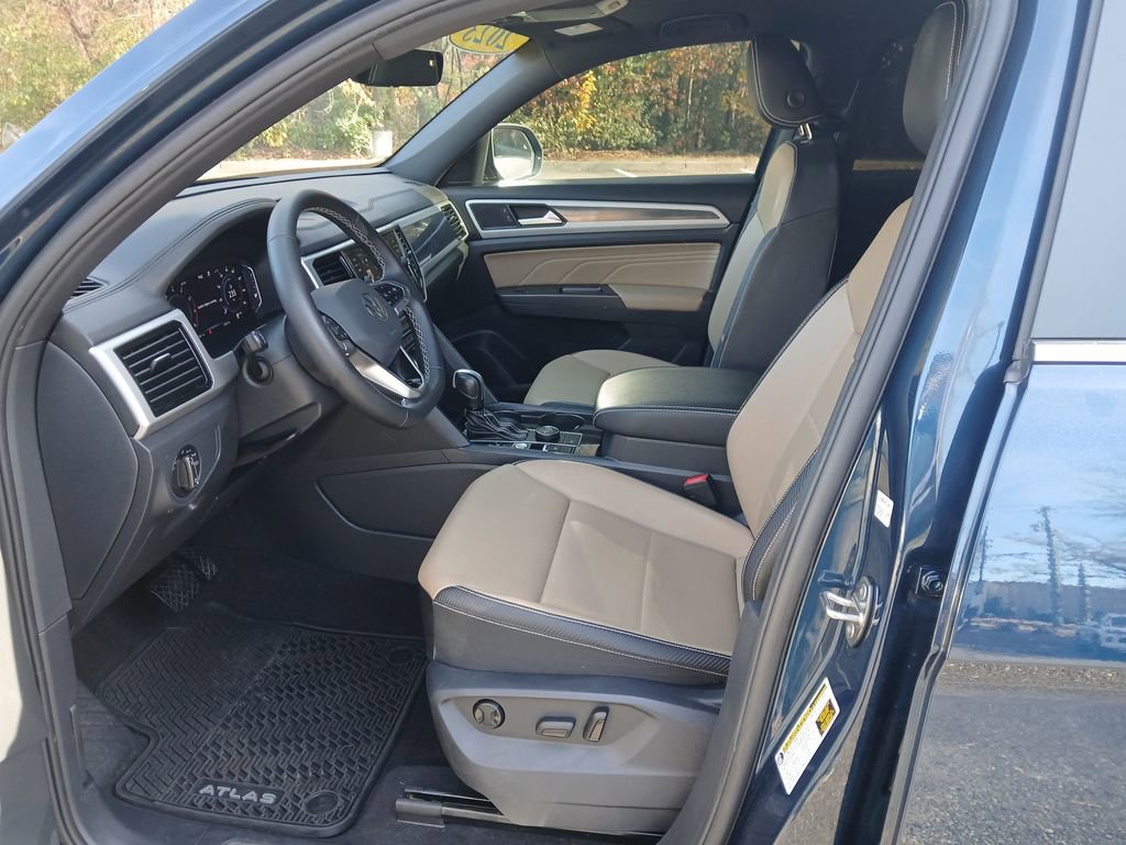 Used 2023 Volkswagen Atlas Cross Sport SE image 10