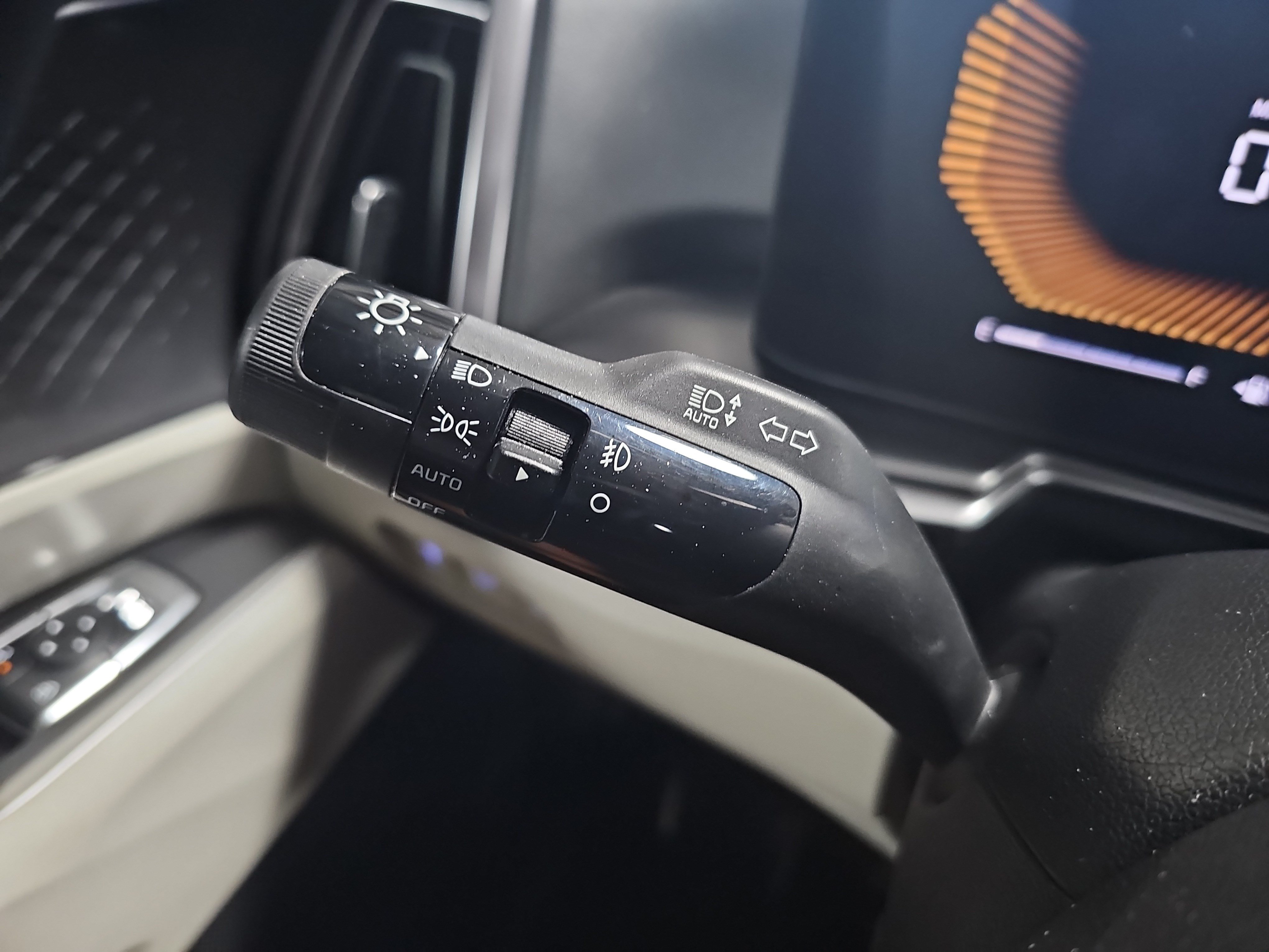 Used 2025 Kia Sorento EX w/ Panoramic Sunroof Package FWD image 26