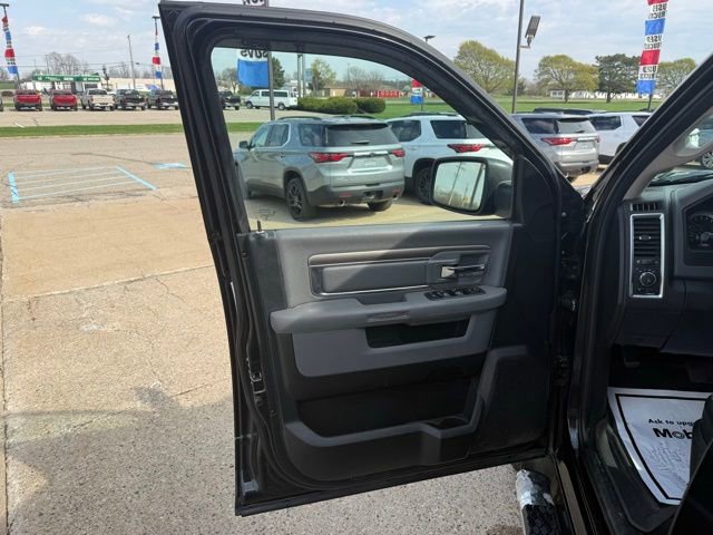 Used 2018 RAM 1500 Classic SLT w/ SLT Plus D￩cor Group AWD/4WD image 13