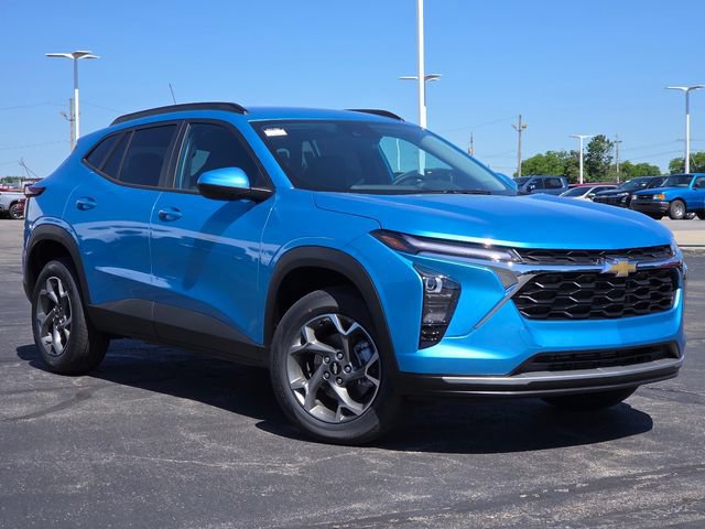 New 2026 Chevrolet Trax LT w/ Driver Confidence Package FWD image 2