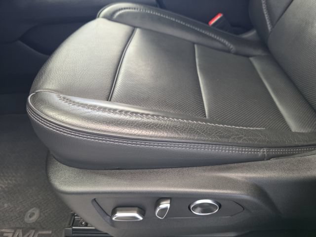 Used 2024 GMC Yukon Denali RWD image 21
