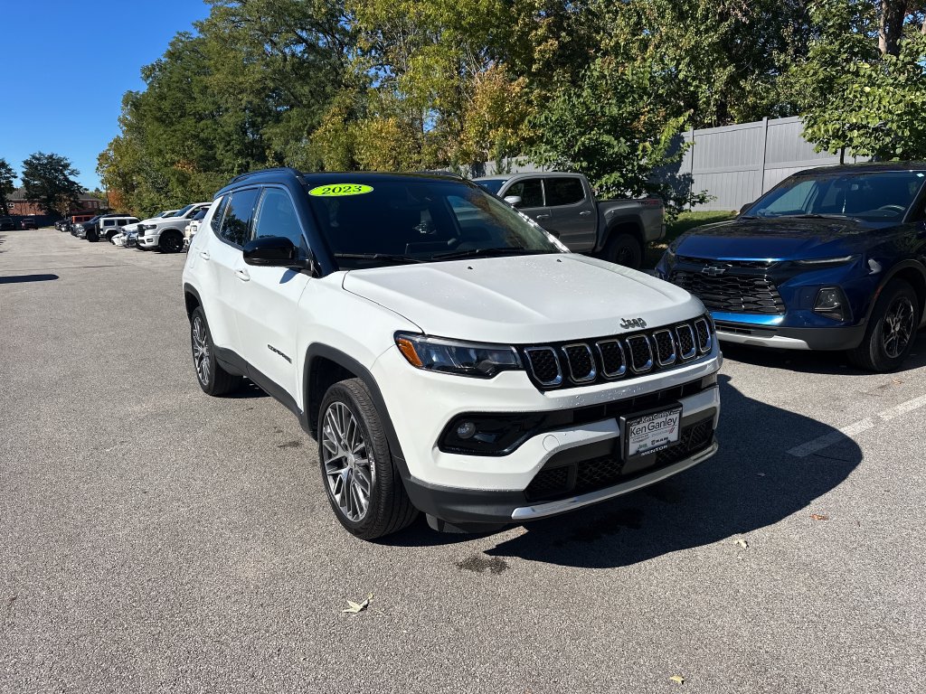 Used 2023 Jeep Compass Limited w/ Sun and Sound Group AWD/4WD image 4