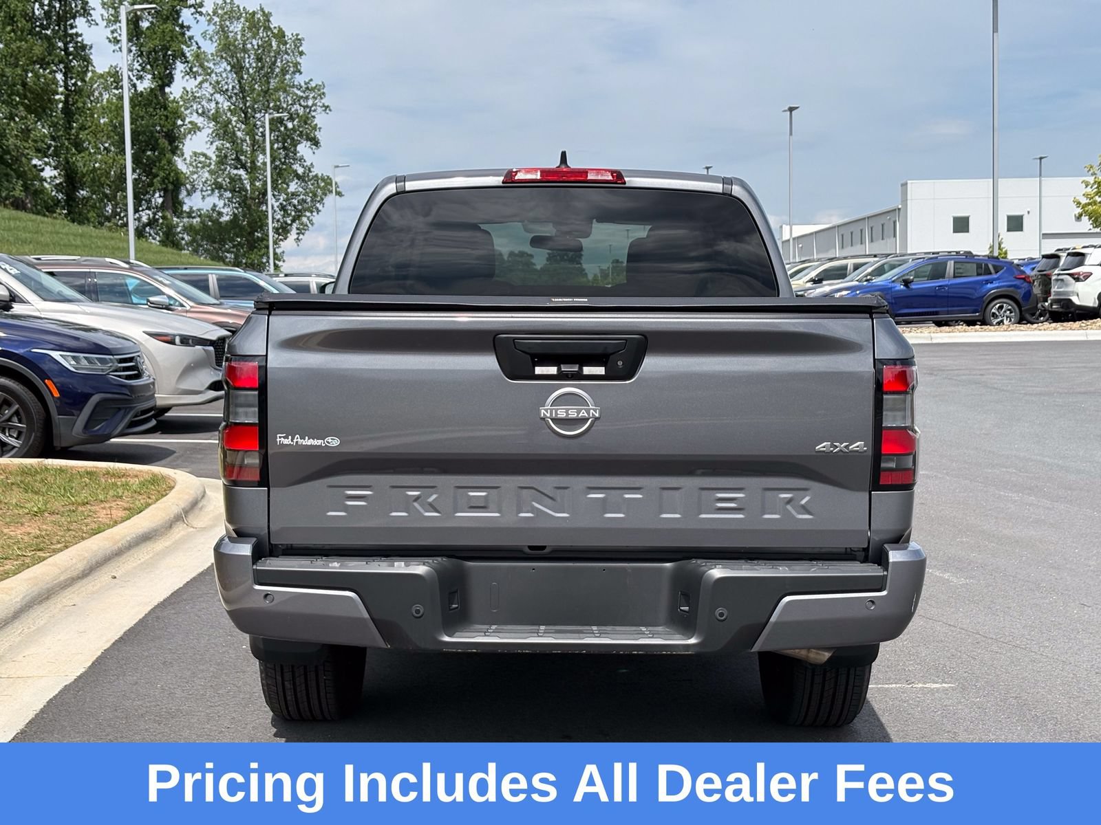 Used 2025 Nissan Frontier SV AWD/4WD image 10