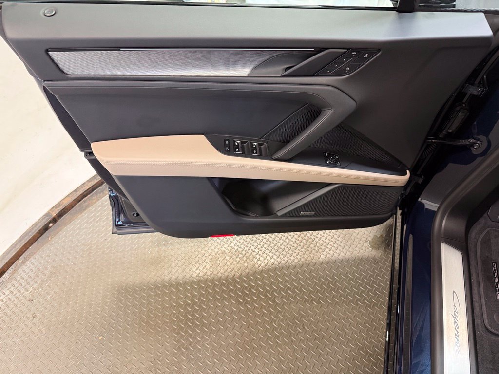 New 2026 Porsche Cayenne Electric AWD/4WD image 21