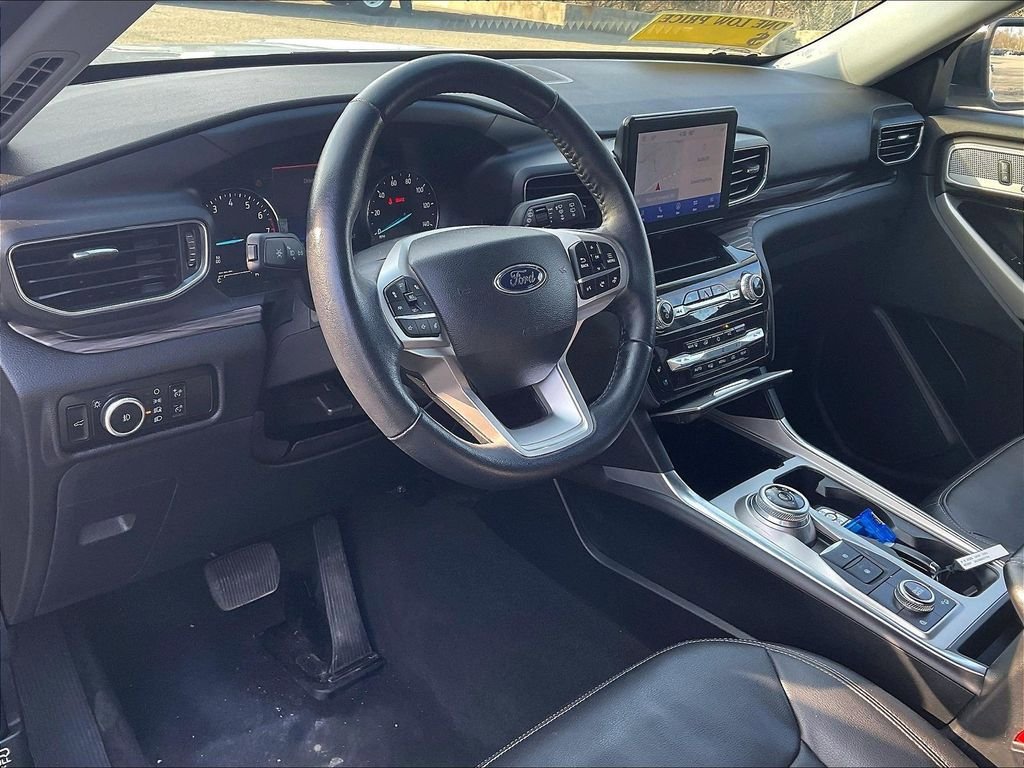 Used 2023 Ford Explorer Limited AWD/4WD image 8