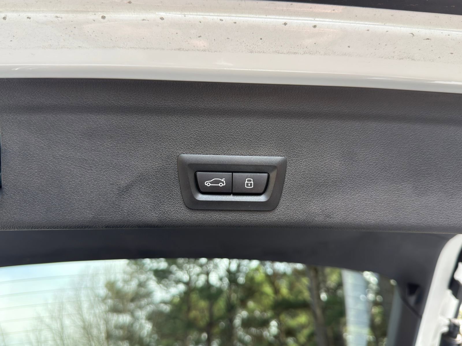 Used 2025 BMW X6 M Competition w/ Executive Package image 18